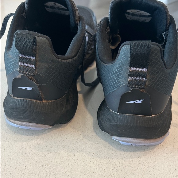 Altra Timp 5, a high-cushion, neutral trail running shoe Size 8 - Picture 5 of 7